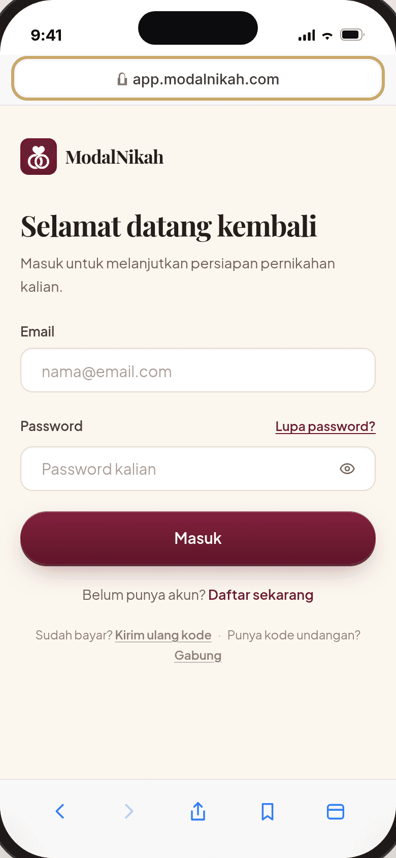 Safari iPhone membuka app.modalnikah.com menampilkan halaman masuk aplikasi ModalNikah